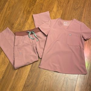 FIGS | Scrub set in Mineral Mauve